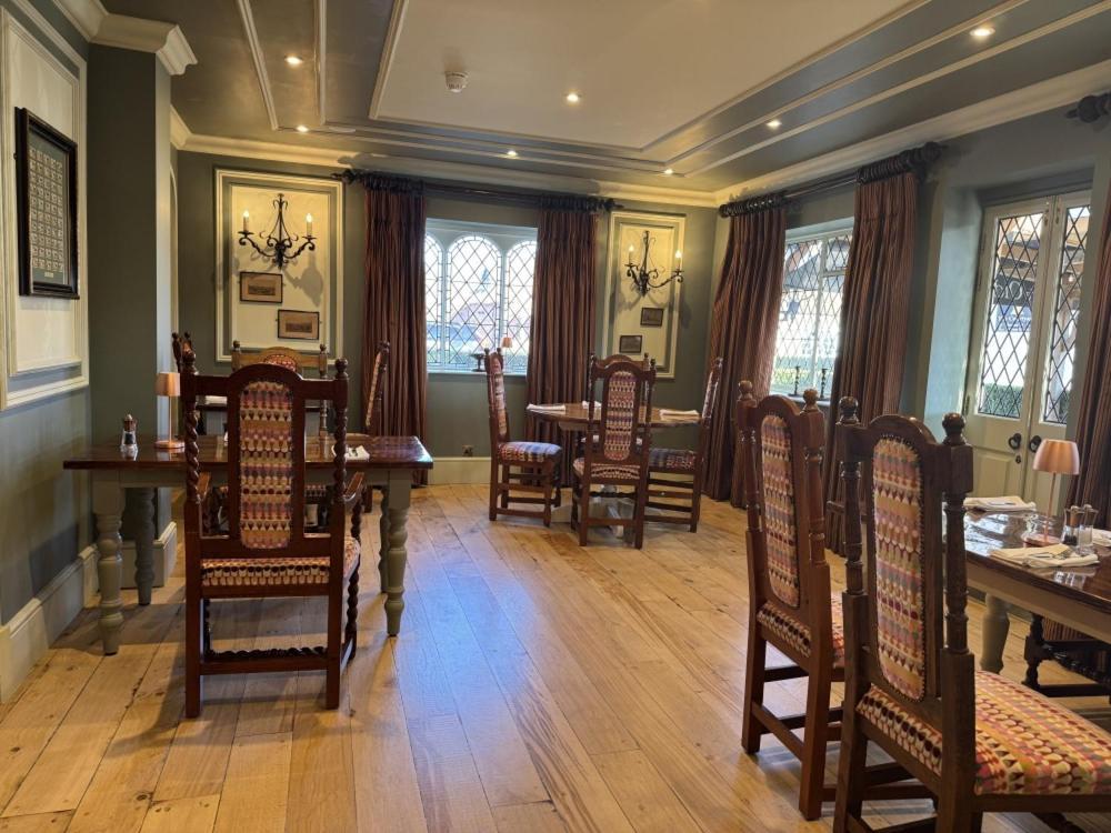 Ye Olde Bell & Hotel 4*