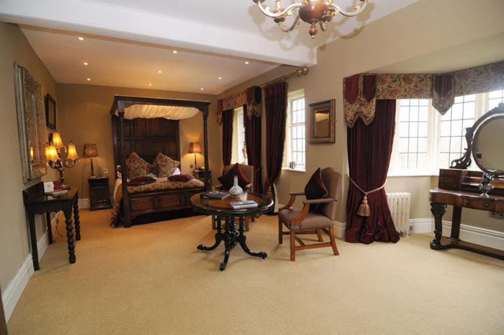 Ye Olde Bell & Hotel 4*
