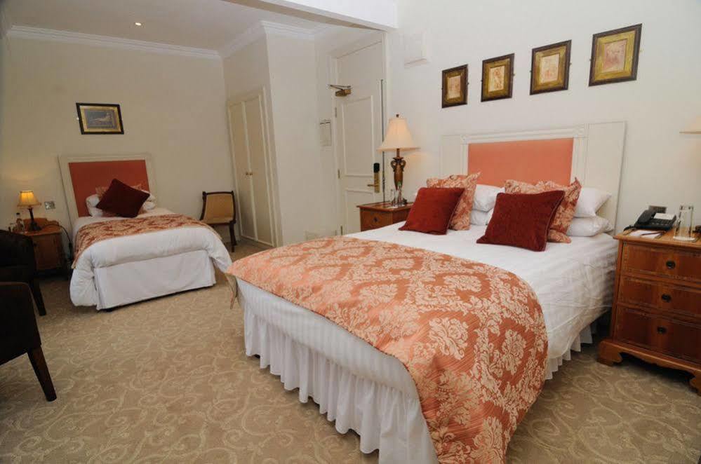 Hotel Ye Olde Bell & 4*
